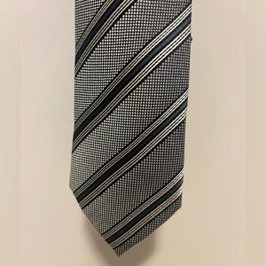 Hugo Boss 100% silk tie